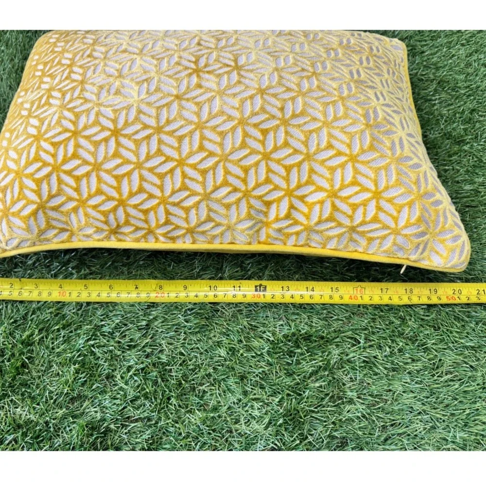 Casa Decor Throw Pillow Unisex 20x13‎ Mustard Yellow Excellent